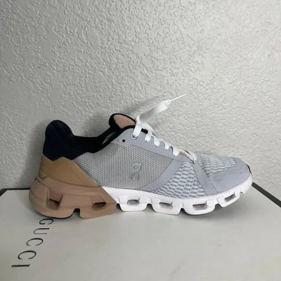 On Cloudflyer Swiss Engineering Glacier Rosebrown Running Shoes Women's Size 7 - Picture 2 of 11